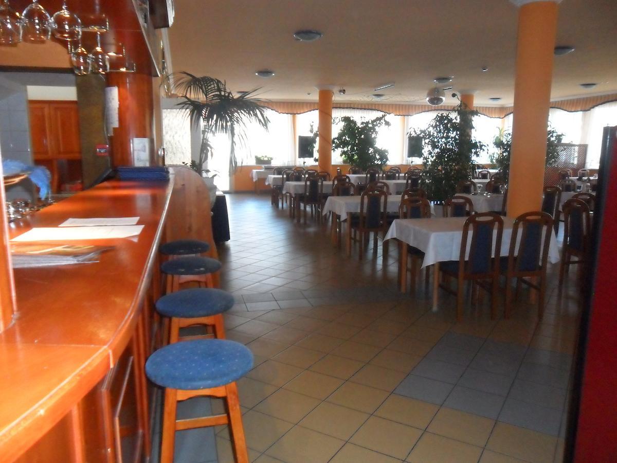 Hotel Imperial Gyogyszallo Es Gyogyfurdo Kiskoros Extérieur photo